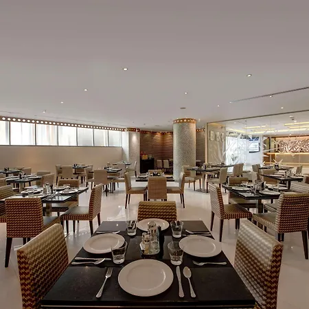 Howard Johnson Plaza By Wyndham Dubai Deira 