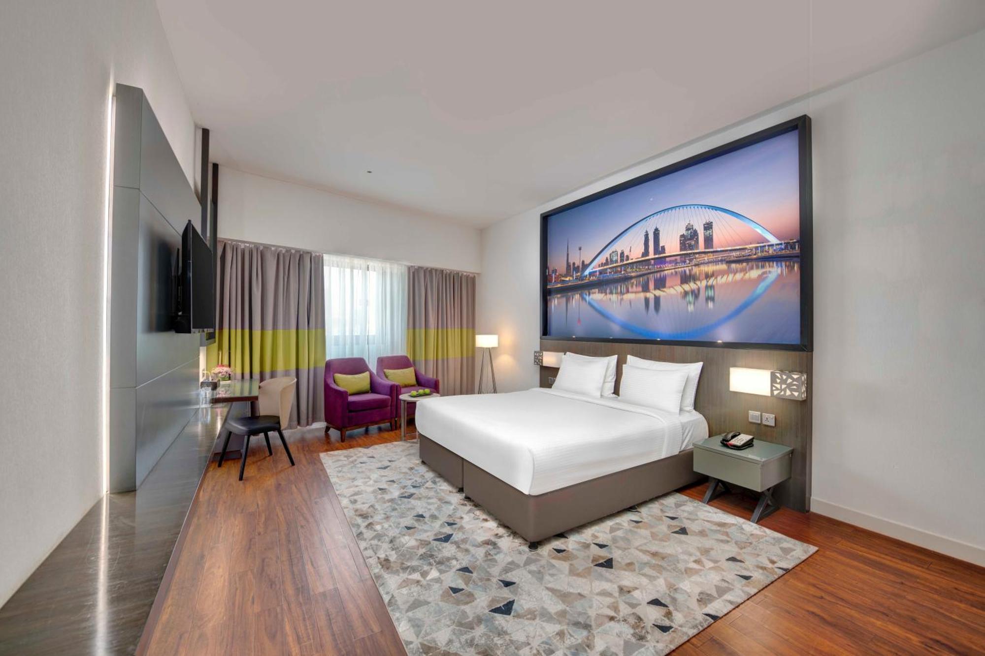 होटल Howard Johnson Plaza By Wyndham Deira